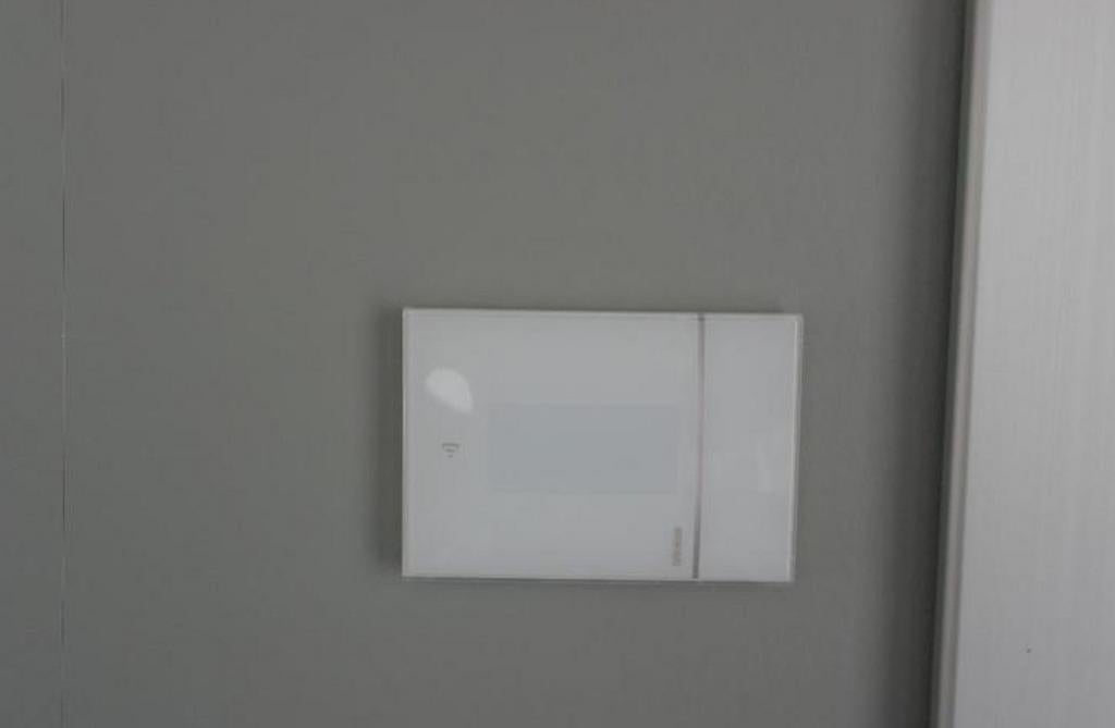 thermostat intelligent bticino smarther (comme neuf), Bricolage & Construction, Thermostats, Enlèvement ou Envoi, Thermostat intelligent