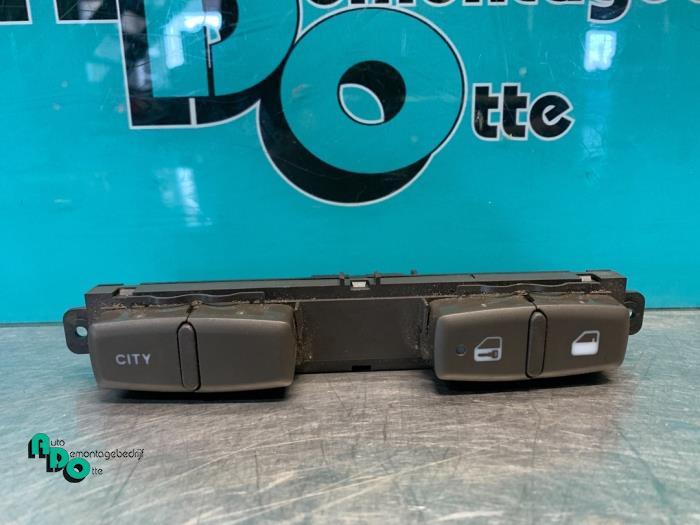 Commutateur verrouillage central des portes d'un Fiat Idea (, -, 3 mois de garantie, Utilisé, Fiat