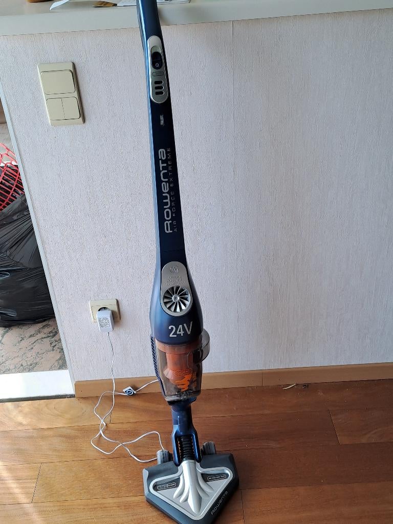 Stofzuiger, Elektronische apparatuur, Ophalen, Gebruikt, Stofzuiger, 2000 watt of meer