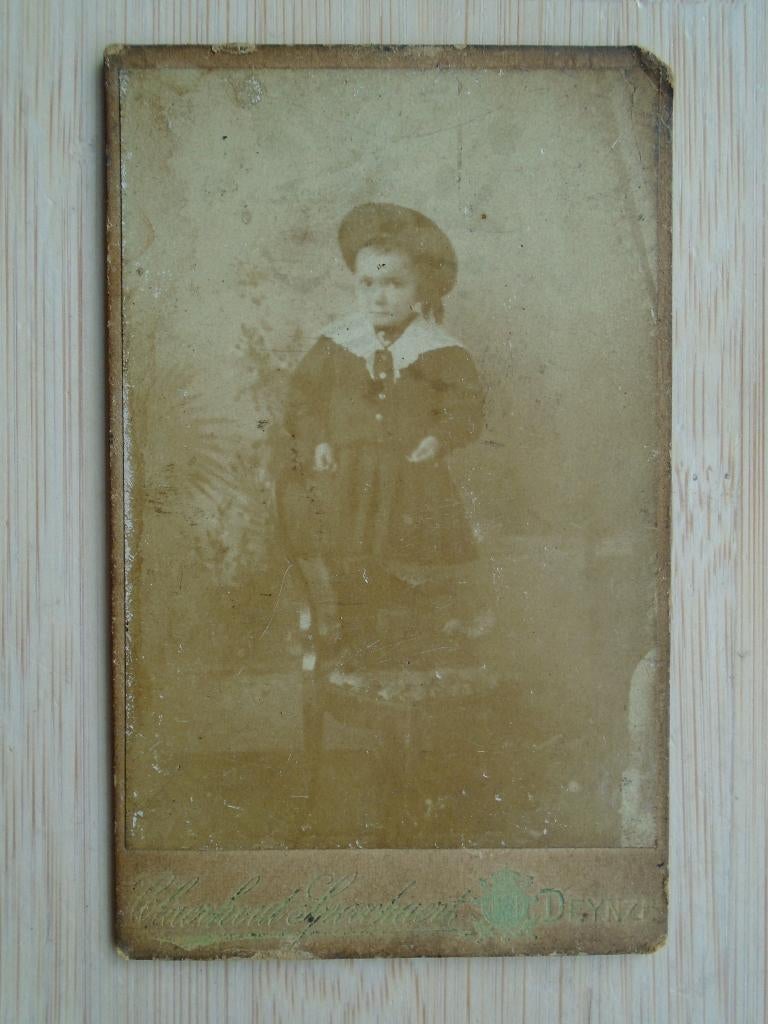 Zeer oude fotoprent van een kindje, Verzamelen, Foto's en Prenten, Ophalen of Verzenden, Gebruikt, Kind, Foto