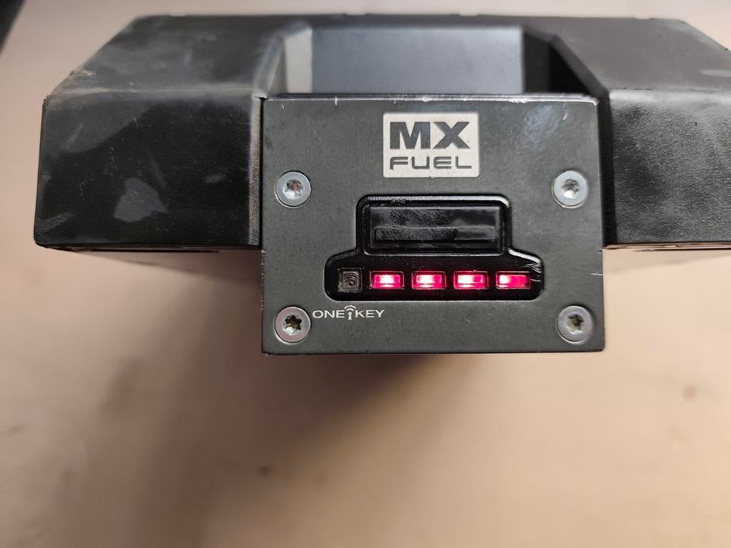 Batterie Milwaukee MXF XC406 comme neuve., Bricolage & Construction, Outillage | Autres Machines, Enlèvement, Comme neuf