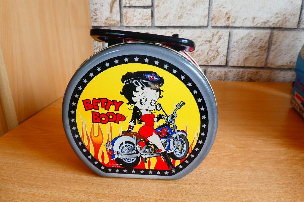Betty Boop biker metalen lunchbox 1999 vintage, Verzamelen, Beelden en Beeldjes, Ophalen of Verzenden, Nieuw, Mens