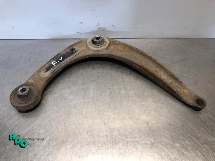 Bras de suspension avant droit d'un Peugeot 308 (308 08-), -, 3 mois de garantie, Utilisé, -