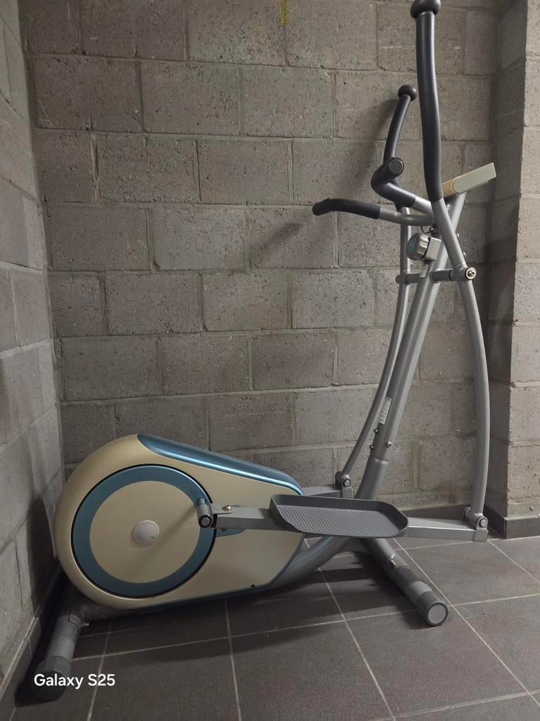 Domyos 400 elliptical trainer, Cross trainer,velo trainer, Enlèvement, Utilisé, Autres matériaux, Vélo d'appartement