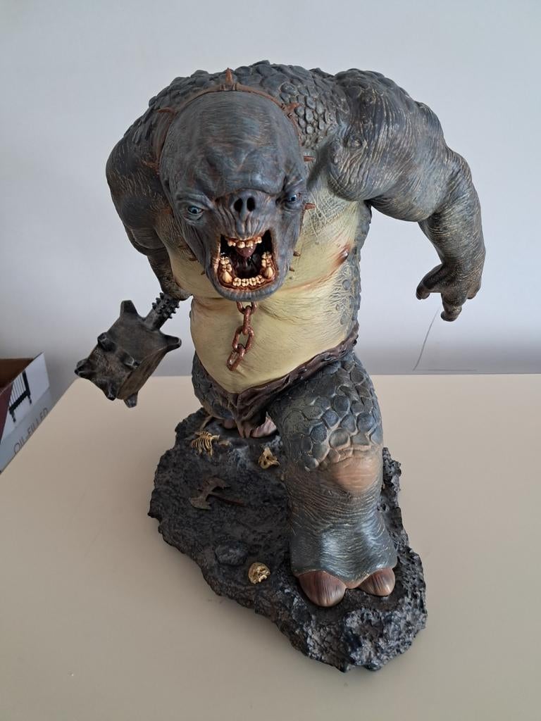 Troll iron studios sideshow, Ophalen