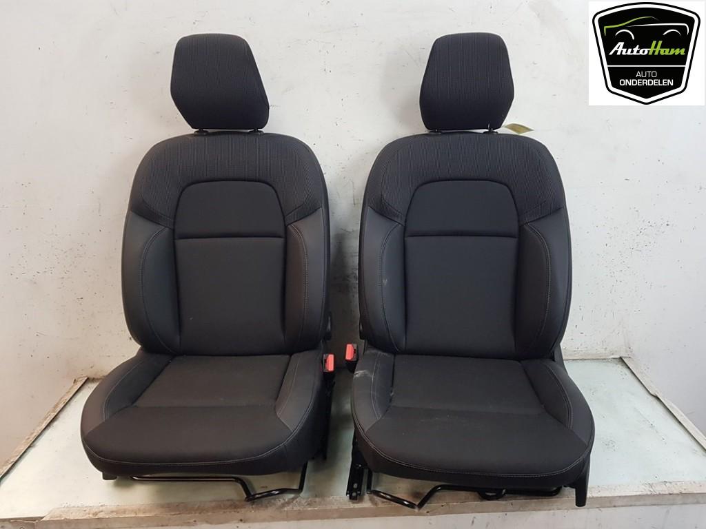 INTERIEUR (|873015077R|876019632R|876202830R|873206946R|8731, Dhr. J. Ham, Gebruikt, Renault, Administratie@autoham.nl