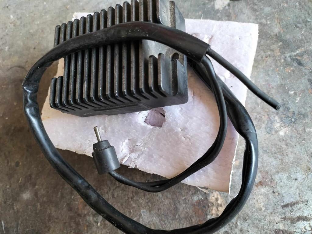 Redresseur régulateur Harley Sportster 1984à1990 74523-84BK, Motos, Enlèvement ou Envoi, Utilisé