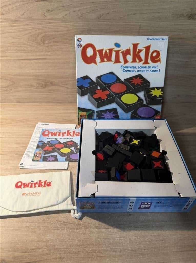 Qwirkle - 999 games - s6685, Hobby en Vrije tijd, Gezelschapsspellen | Bordspellen, Verzenden, Zo goed als nieuw