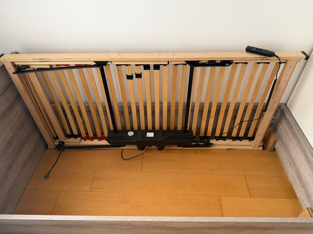 Lit électrique de relaxation avec sommier à lattes, Maison & Meubles, Chambre à coucher | Matelas & Sommiers, Comme neuf, Sommier