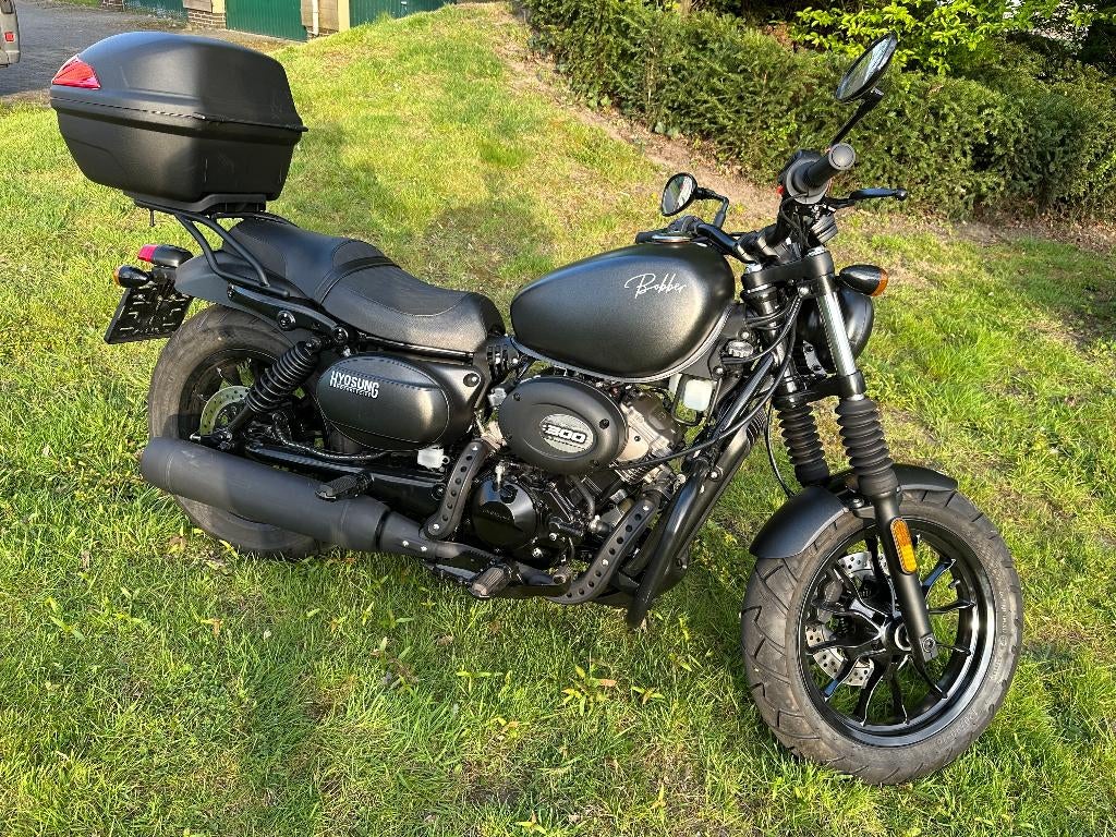 Hyosung Aquila GV300 S Bobber Black Edition 2022 met 200km !