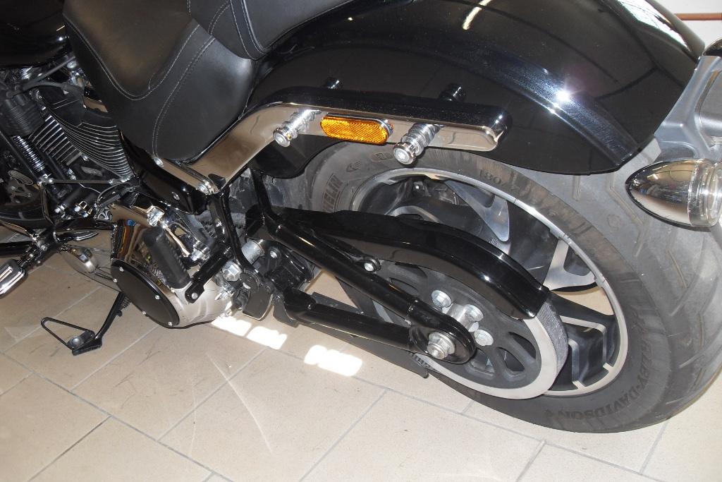 A vendre H D sportglide 107, Motoren, Motoren | Harley-Davidson, Particulier, Naked bike, meer dan 35 kW, 2 cilinders, Motorrijbewijs A