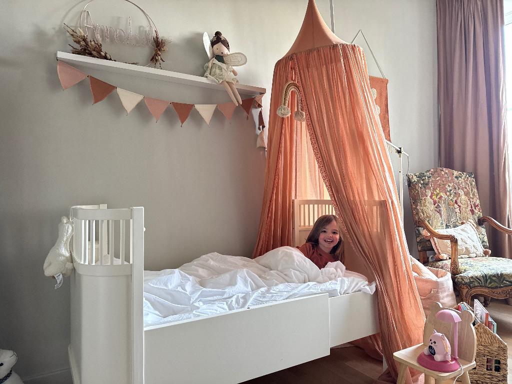 Sebra bed, baby & jr. , babybed en peuterbed, meegroeibed, Kinderen en Baby's, Ophalen, Zo goed als nieuw, 140 tot 160 cm, 70 tot 85 cm