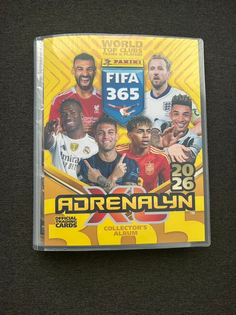 Panini Fifa 365/Adrenalyn 2026 Alle 452 kaarten in album, Ophalen of Verzenden, Nieuw, Meerdere plaatjes
