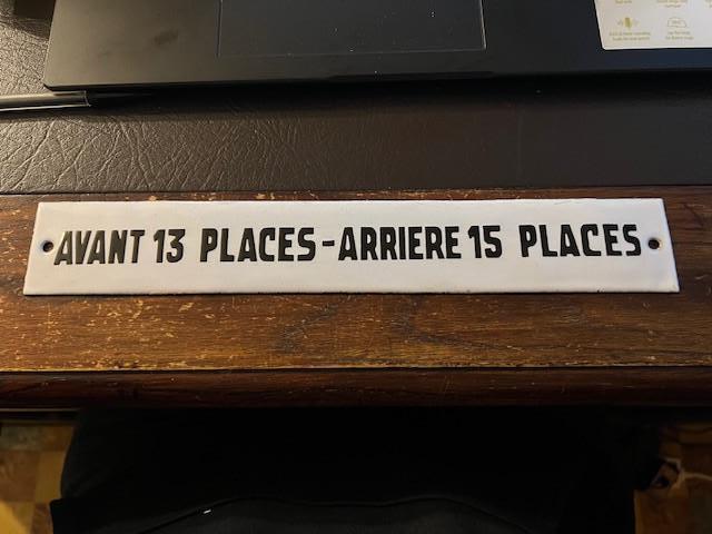 Oud emaillebordje, Avant 13 places, arriere 15 places, Ophalen