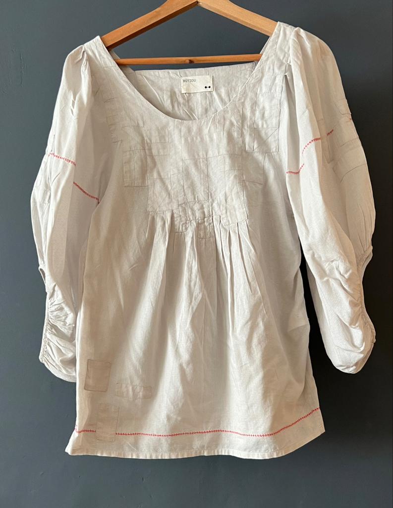 Prachtige lichtgrijs blouse  van Rützou maat 34-38, Kleding | Dames, Ophalen of Verzenden, Zo goed als nieuw, Maat 34 (XS) of kleiner