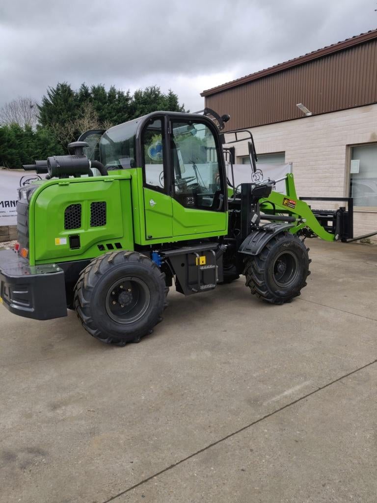 NOUVELLE PELLE POUR CHARGEUSE SUR PNEUS DIESEL, Enlèvement
