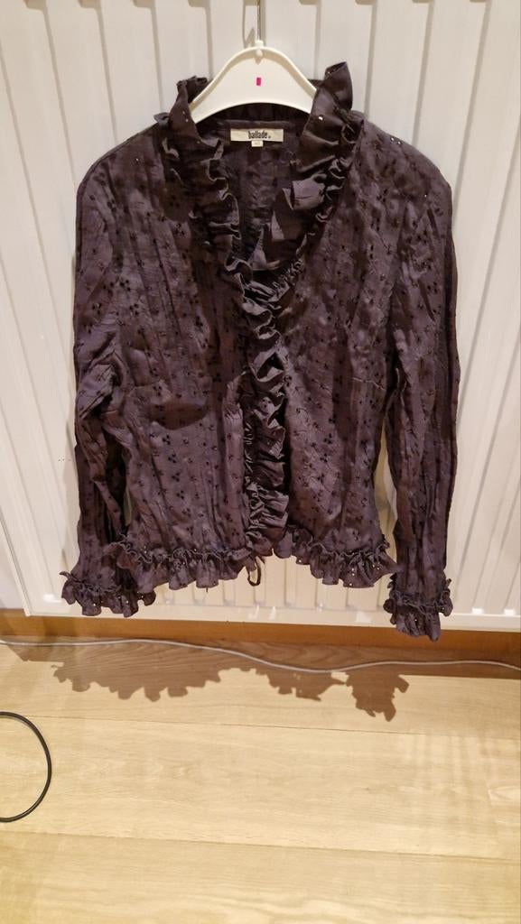 Donkerbruin overhemd met kantpatroon 40, Kleding | Dames, Ophalen of Verzenden, Zo goed als nieuw, Bruin