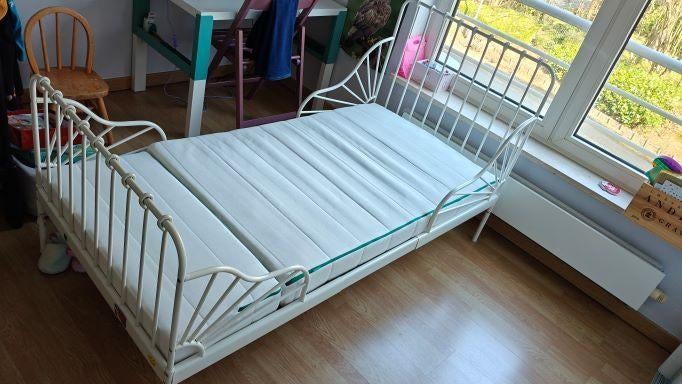 Lit ikea extensible avec son matelas, Enfants & Bébés, Chambre d'enfant | Lits, Matelas, 70 à 85 cm, Comme neuf, Enlèvement