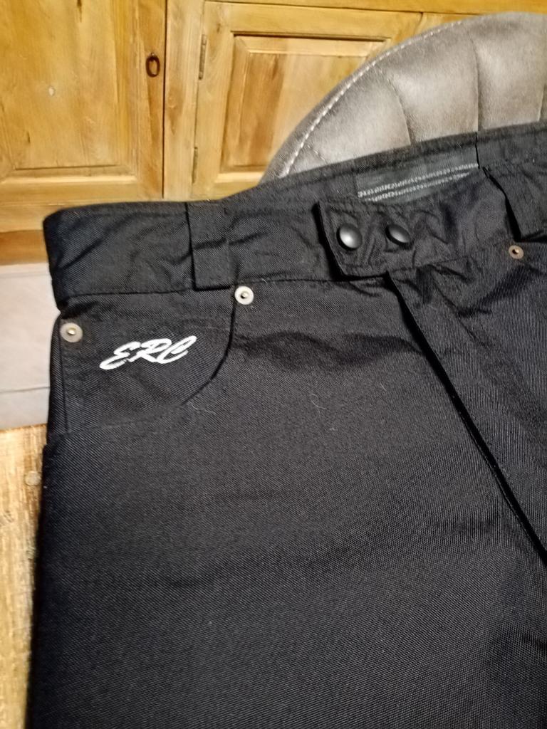 Pantalon moto femme comme neuf, taille M, tissu, Motos, Seconde main, Enlèvement ou Envoi, Femmes, Pantalon | textile