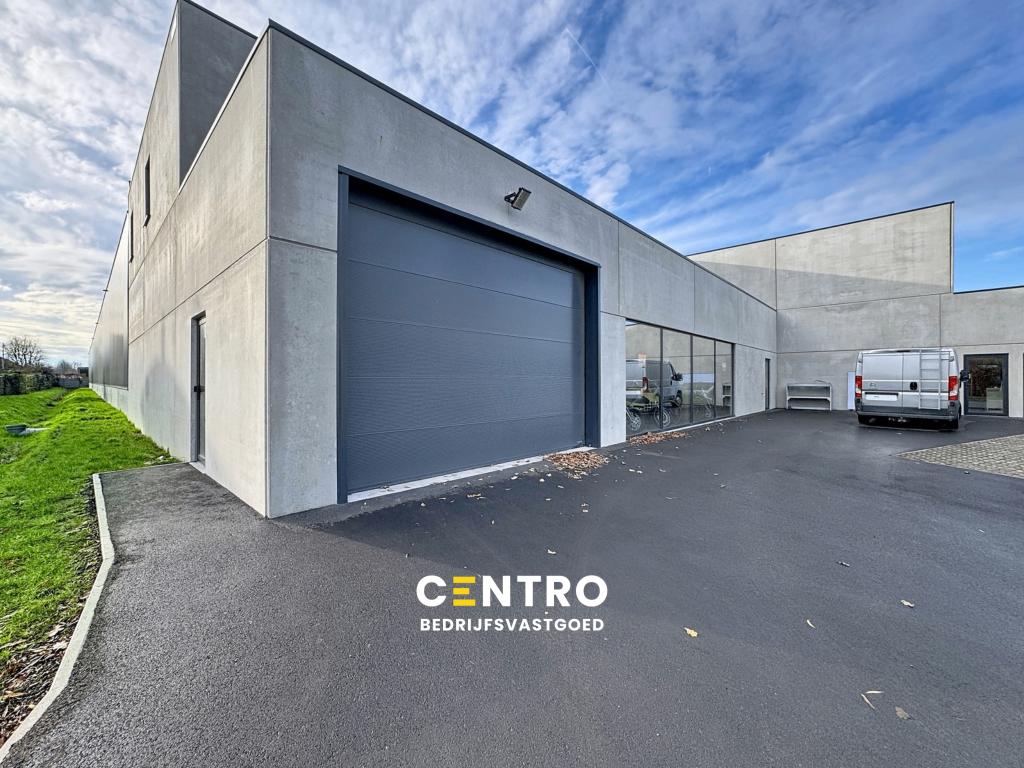 TE KOOP - Magazijn met woonst, Immo, Huizen en Appartementen te koop, Woning met bedrijfsruimte, Zedelgem, Provincie West-Vlaanderen