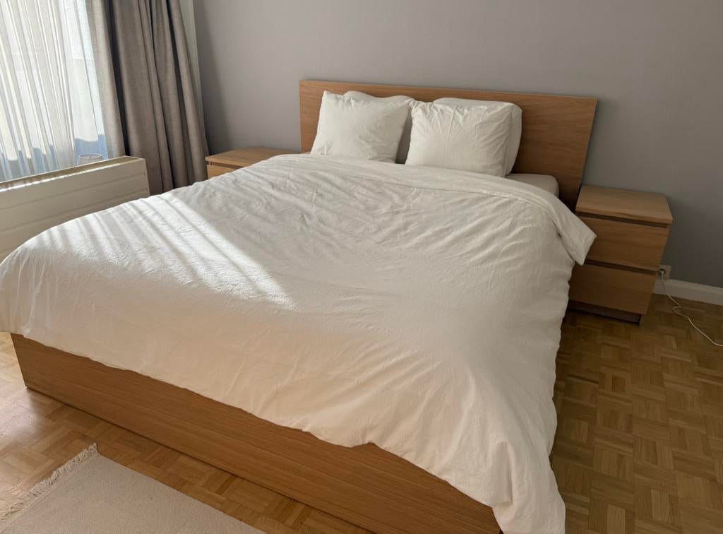 Ensemble mobilier chambre complète plaqué chêne MALM IKEA, Maison & Meubles, Chambre à coucher | Chambres à coucher complètes