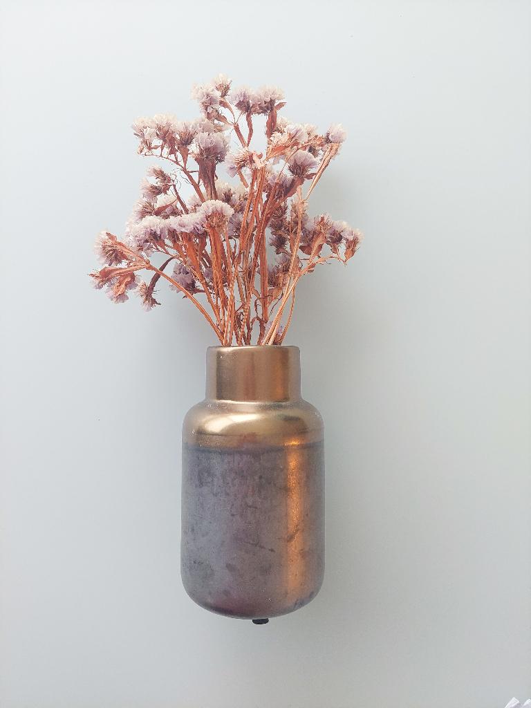 Decoratieve vaas met droogbloemen – goud/paars – interieur, Ophalen of Verzenden, Zo goed als nieuw, Overige kleuren