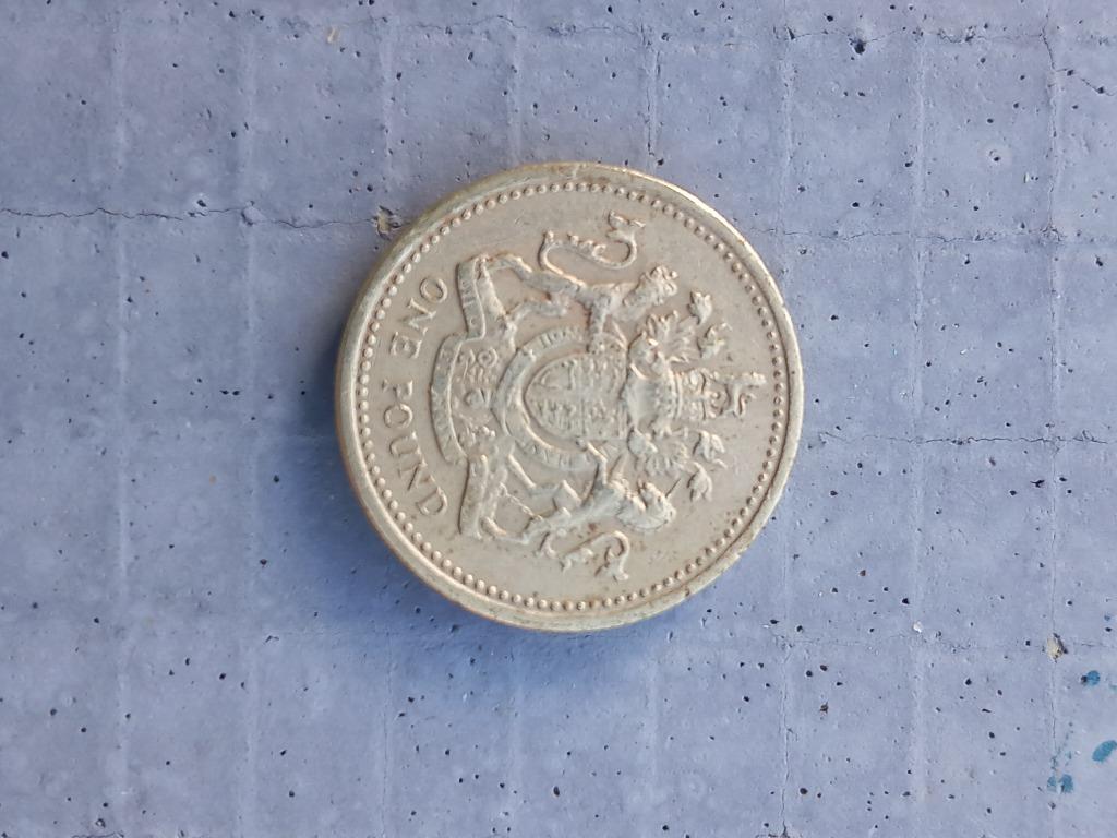 Piece de monnaie One pound 1983 rare, Postzegels en Munten, Ophalen, Overige landen, Losse munt