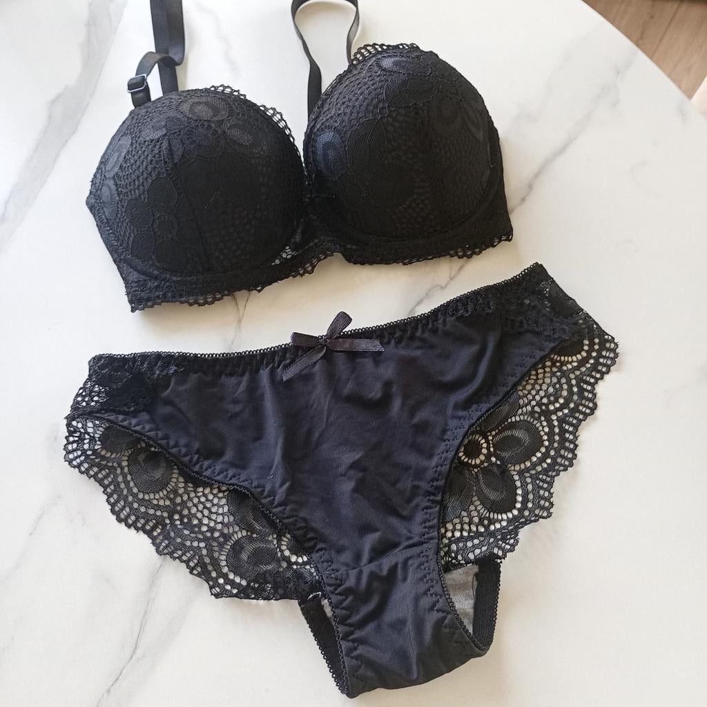 Nieuw zwart lingerie setje maat S, Kleding | Dames, Ondergoed en Lingerie, Ophalen, Zwart, Setje