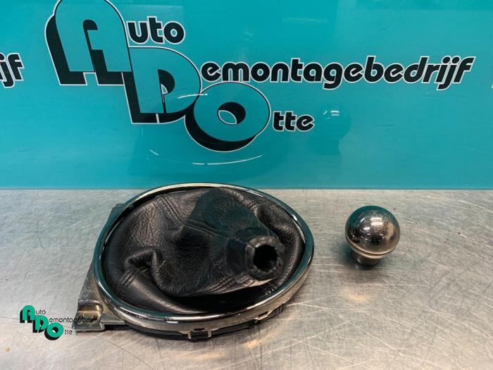 Versnellingspookhoes van een Lexus IS 200 (IS 200 99-), Auto-onderdelen, Interieur en Bekleding, Lexus, Gebruikt, 3 maanden garantie