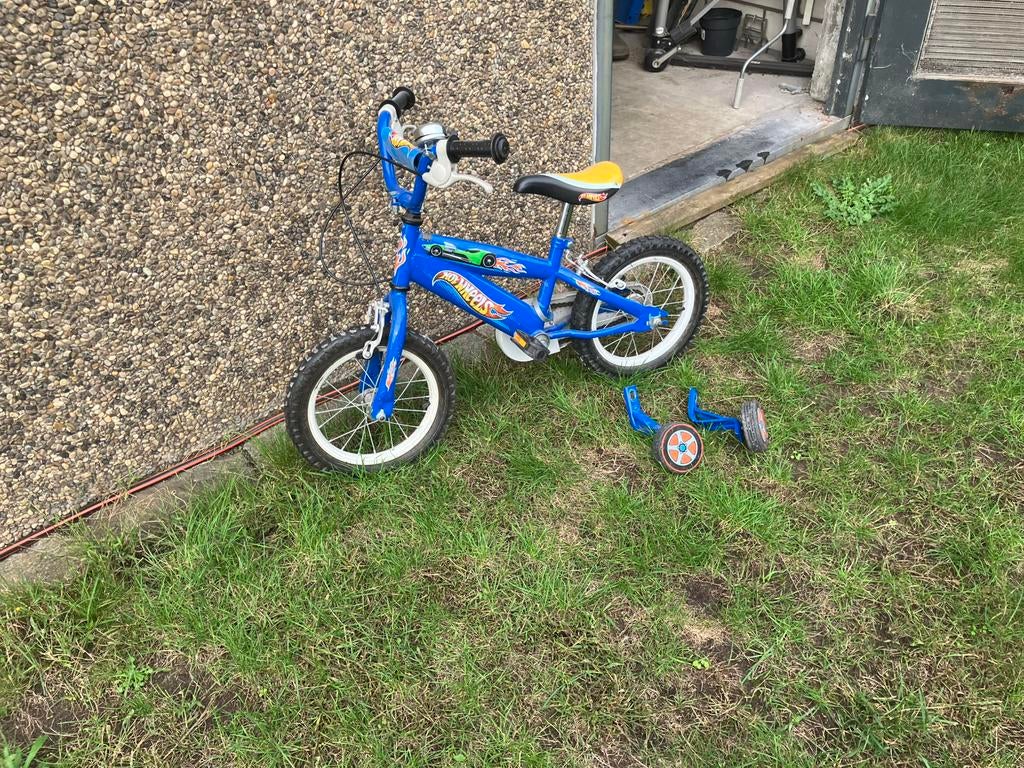 Fiets hot wheels kind met steun wielen, Fietsen en Brommers, Ophalen, Gebruikt, Zijwieltjes