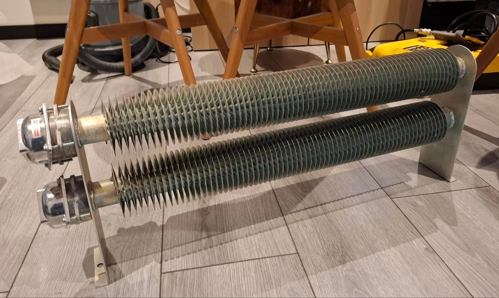 Industriële ribbelbuis radiator Dimplex rip 30, Doe-het-zelf en Bouw, Verwarming en Radiatoren, Ophalen, Radiator