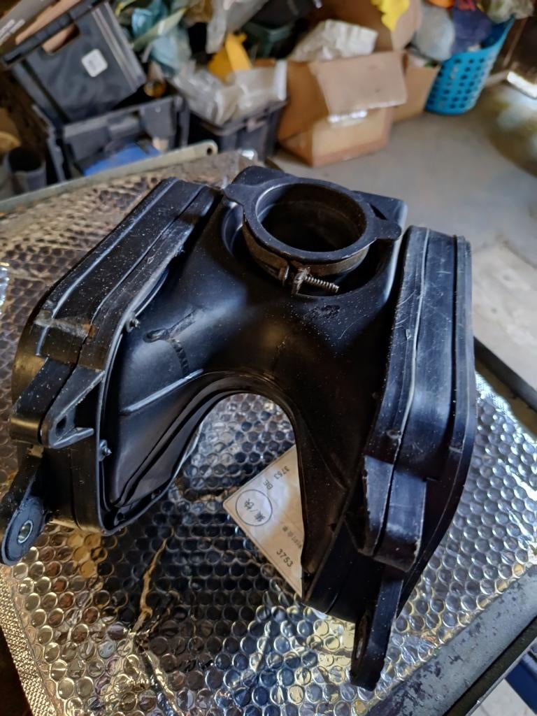 Armoire à filtre à air RM 125 1981/82, Motos, Enlèvement