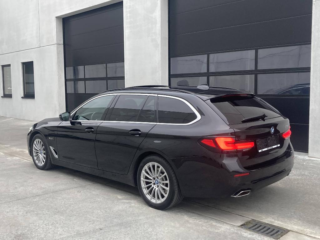 BMW 530e Touring/Pano Dak/Zwarte hemel.../Garantieie, Auto's, Automaat, Achterwielaandrijving, 4 cilinders, Zwart