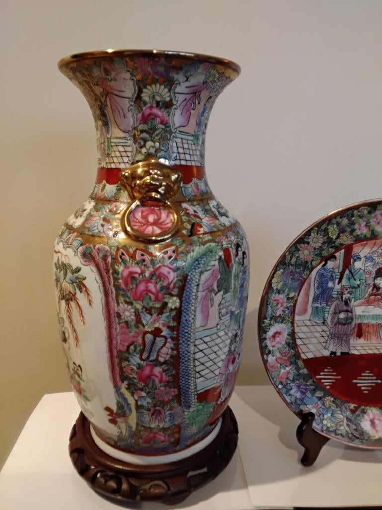 Dit zijn een vaas en een bord van Chinees porselein., Antiek en Kunst, Ophalen