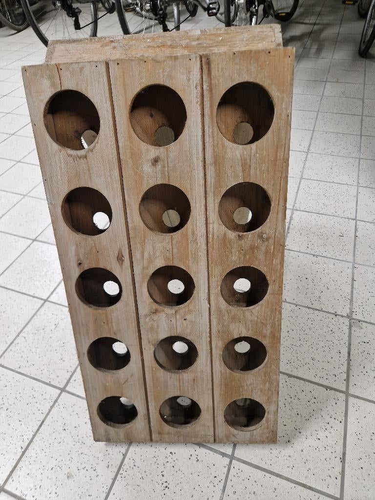 Étagère à vin/étagère à champagne en bois rustique (Pupitre), 25 bouteilles ou plus, Comme neuf, Enlèvement, Bois