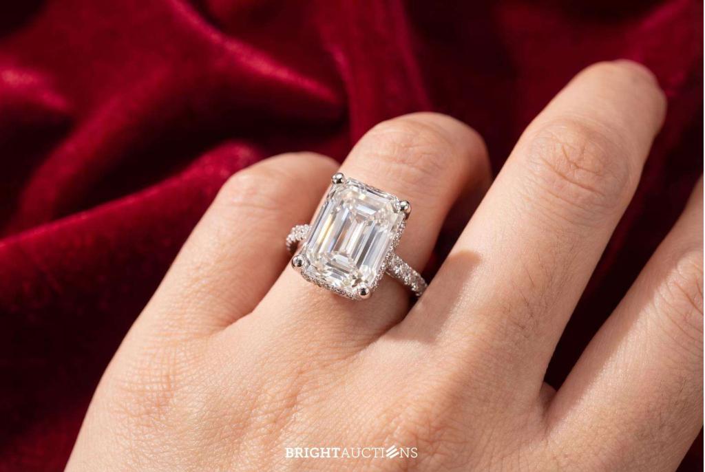 Witgouden solitaire ring met een grote diamant van 4.00 cara, Handtassen en Accessoires, Ringen, Wit, Niet ingevuld, Nieuw, 17 tot 18