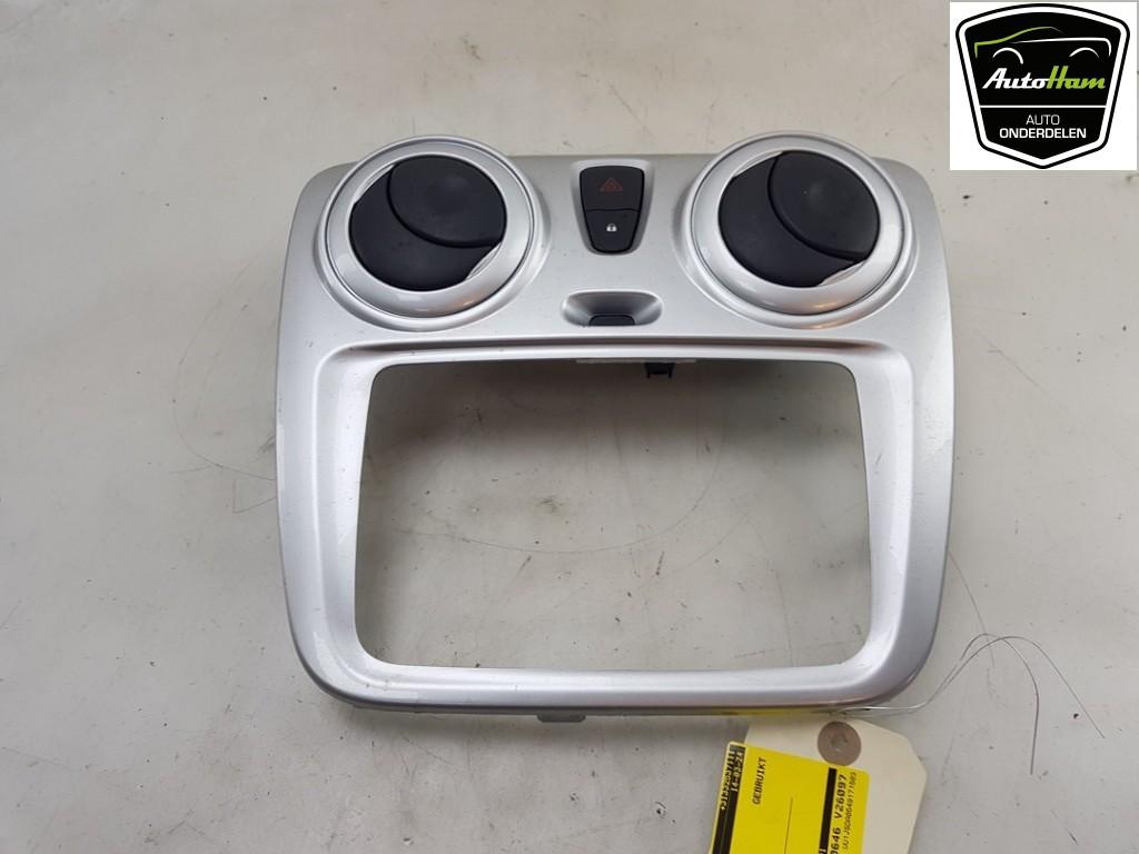 COMMUTATEUR DE FEUX DE DETRESSE Dacia Lodgy (JS) (01-2012/-), Utilisé, Dacia