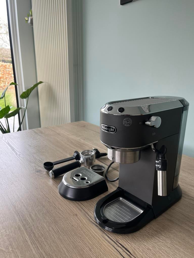 De’Longhi espressomachine, Elektronische apparatuur, Ophalen of Verzenden, Zo goed als nieuw