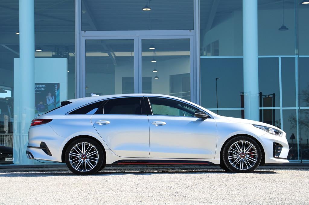 Kia ProCeed GT 1.6 T-GDi Automaat 204 PK *CAM*NAV*JBL SOUND*, Auto's, Kia, Gebruikt, 4 cilinders, Leder en Stof, Bedrijf