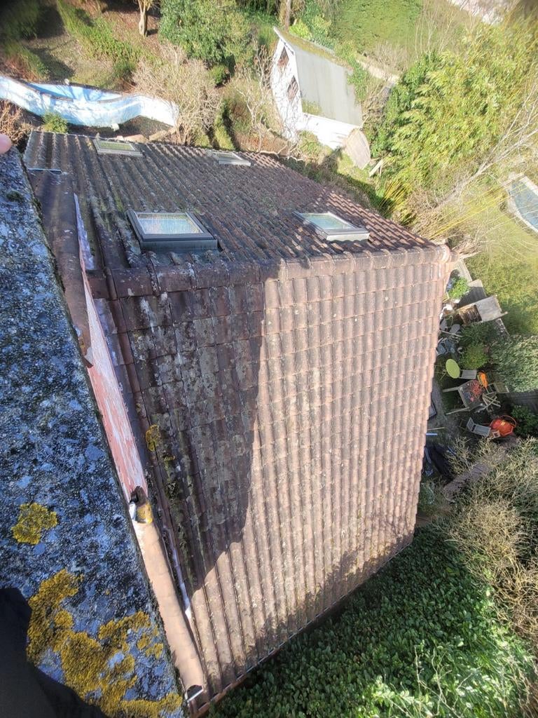 ENTRETIEN DE TOITURE
– RÉPARATION DE TOITURE, Enlèvement ou Envoi