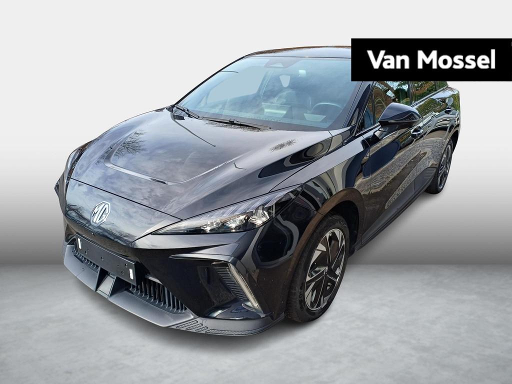 MG MG4 64 kWh Luxury, Auto's, MG, Automaat, Gebruikt, 1675 kg, Zwart