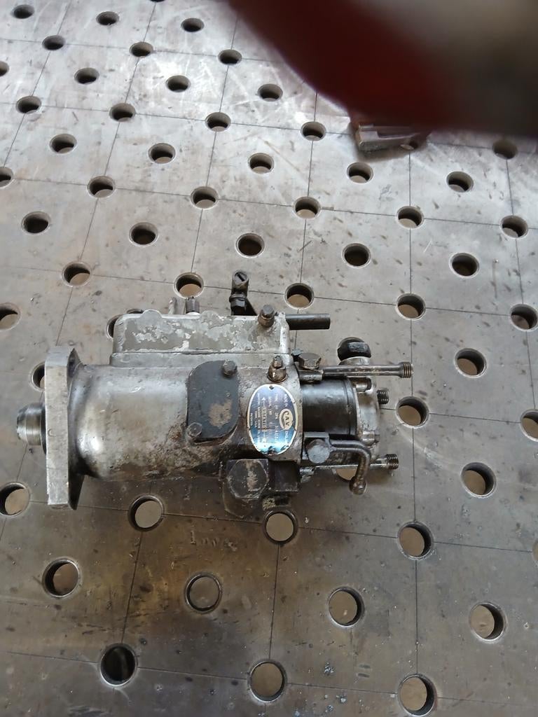 Gezocht  brandstofpomp massey Ferguson 65, Articles professionnels, Enlèvement ou Envoi, Massey Ferguson