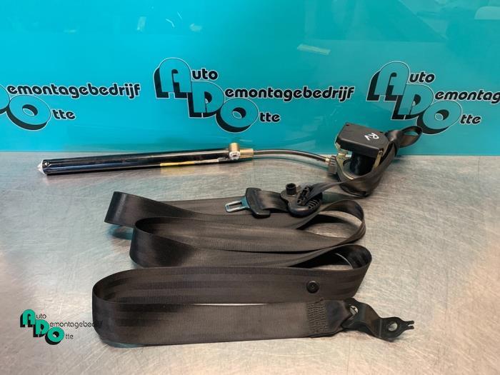 Veiligheidsgordel rechts-voor van een Seat Inca (Inca 96-), Gebruikt, -, -, Ophalen of Verzenden