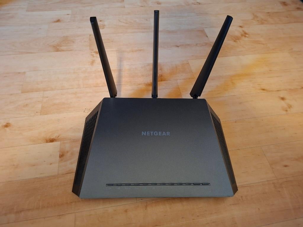 Netgear Nighthawk R7000, Computers en Software, Routers en Modems, Ophalen of Verzenden, Zo goed als nieuw, Router, NETGEAR