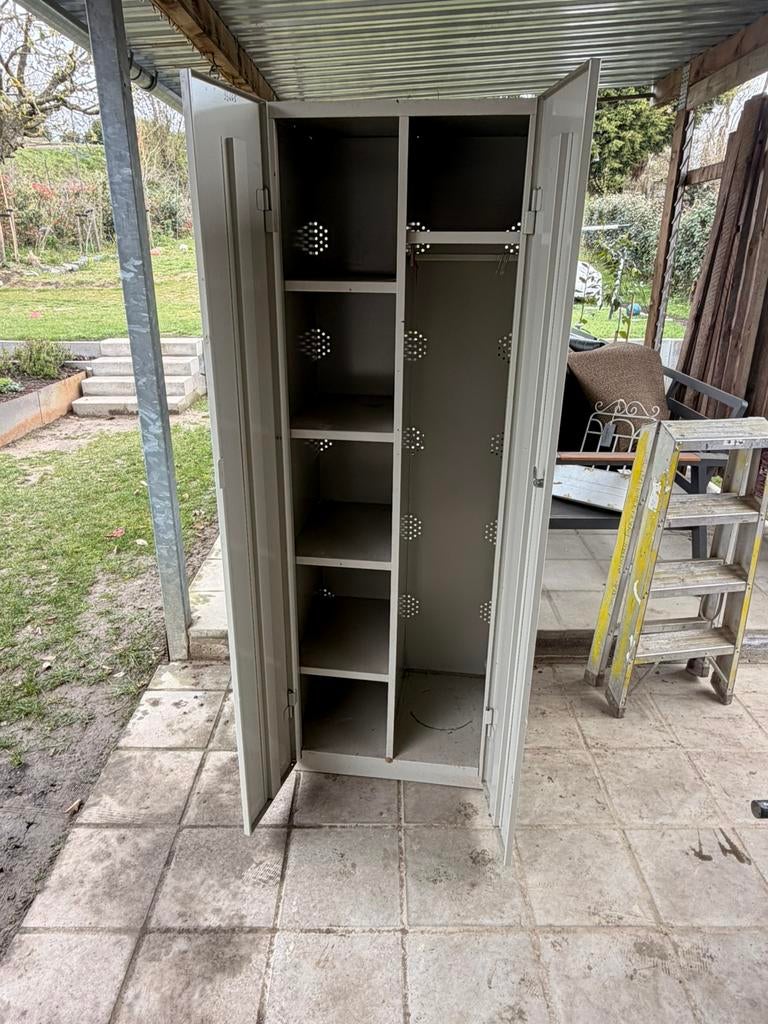 Stevige ijzeren kast, Huis en Inrichting, Ophalen, Zo goed als nieuw