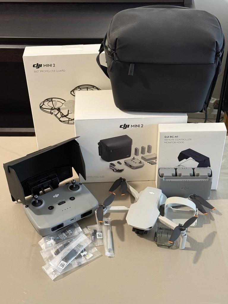 DJI Mini 2 Fly More Combo + extra's, Audio, Tv en Foto, Drones, 30 tot 45 minuten, Cameradrone, 5 tot 10 kilometer, Return to Home