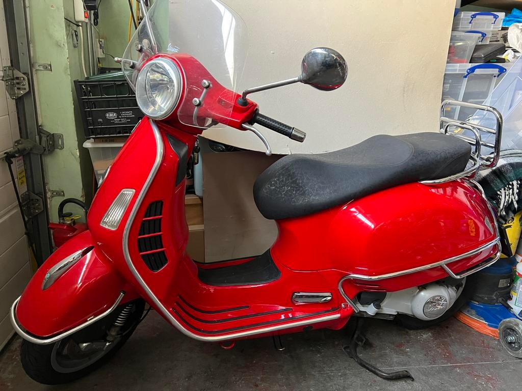 vespa gts 250 ie, Ophalen, Zo goed als nieuw, Vespa