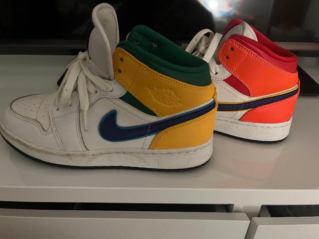 Chaussure NIKE taille 37,5 avec 3 couleurs, Autres couleurs, Nike, Comme neuf, Enlèvement