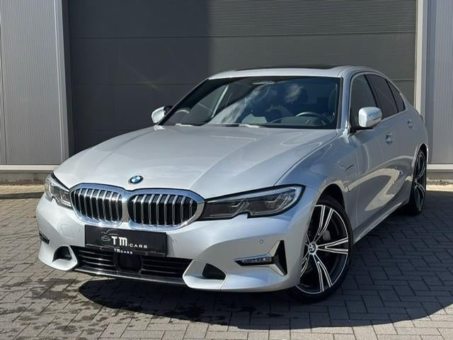 BMW 330E Head-up/pano dak, Auto's, Automaat, Achterwielaandrijving, 1995 cc, 4 cilinders