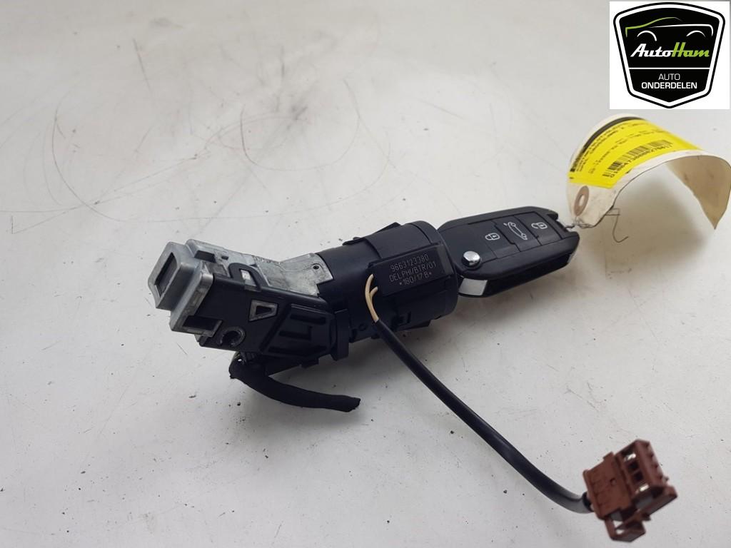 CONTACTSLOT + SLEUTEL Opel Crossland (X) (01-2017/05-2018), Dhr. J. Ham, Gebruikt, Administratie@autoham.nl, Opel